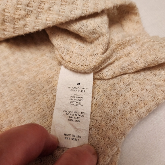 Moa Moa Ruffle Short Sleeve Knit Knotted Blouse - Picture 11 of 11